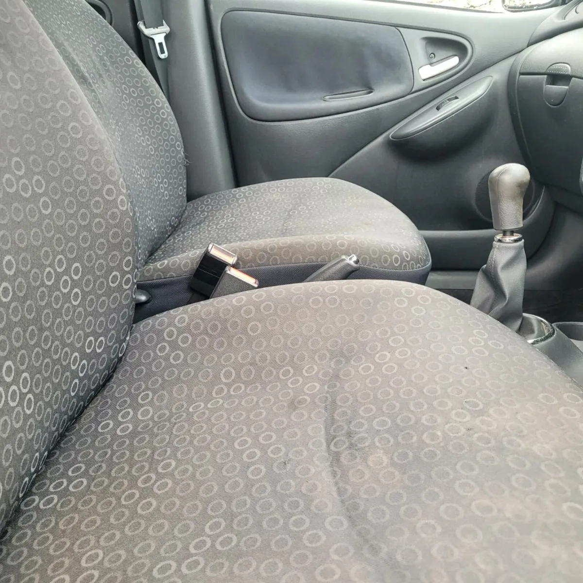 Toyota yaris 1.0cc petrol - Image 3