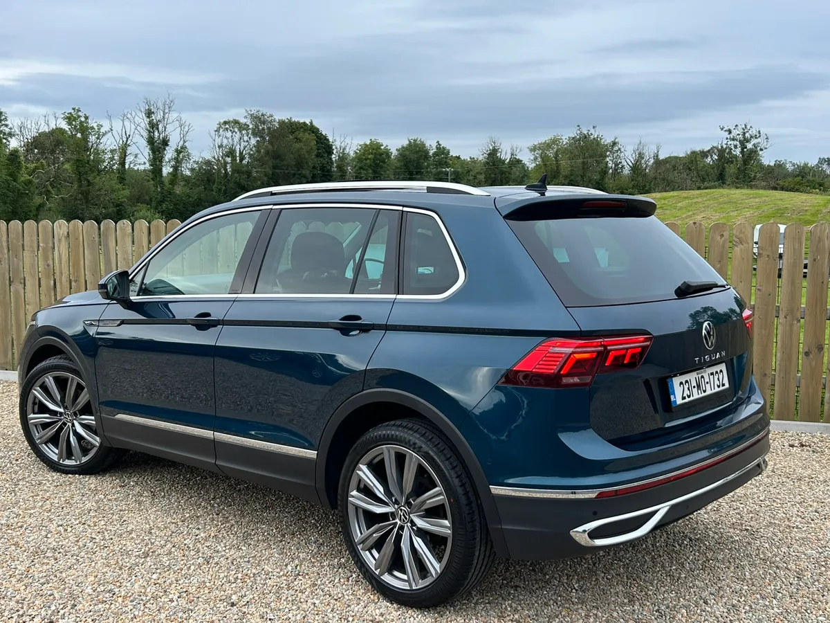 2023 Volkswagen Tiguan Elegance Automatic - Image 2