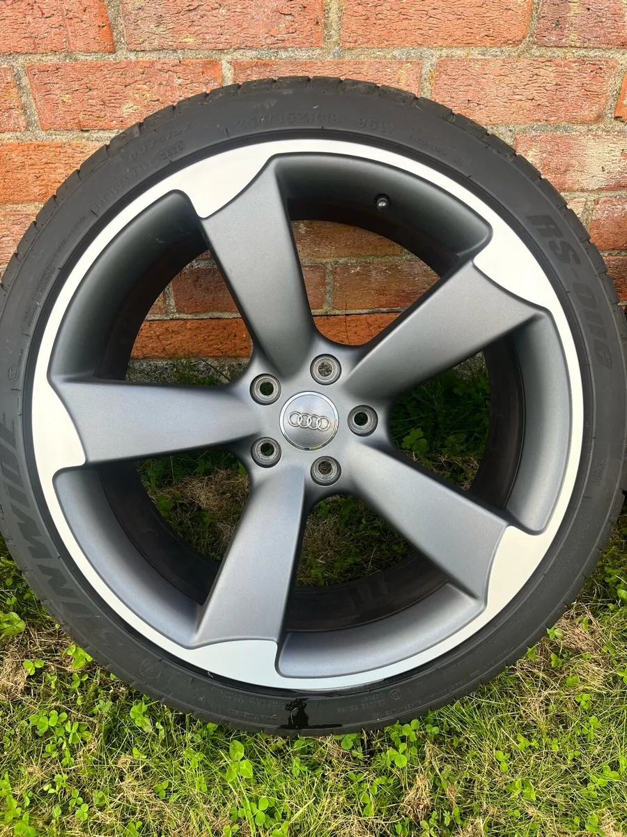 19” Genuine Audi ttrs alloys with 4 fresh tyres. - Image 4