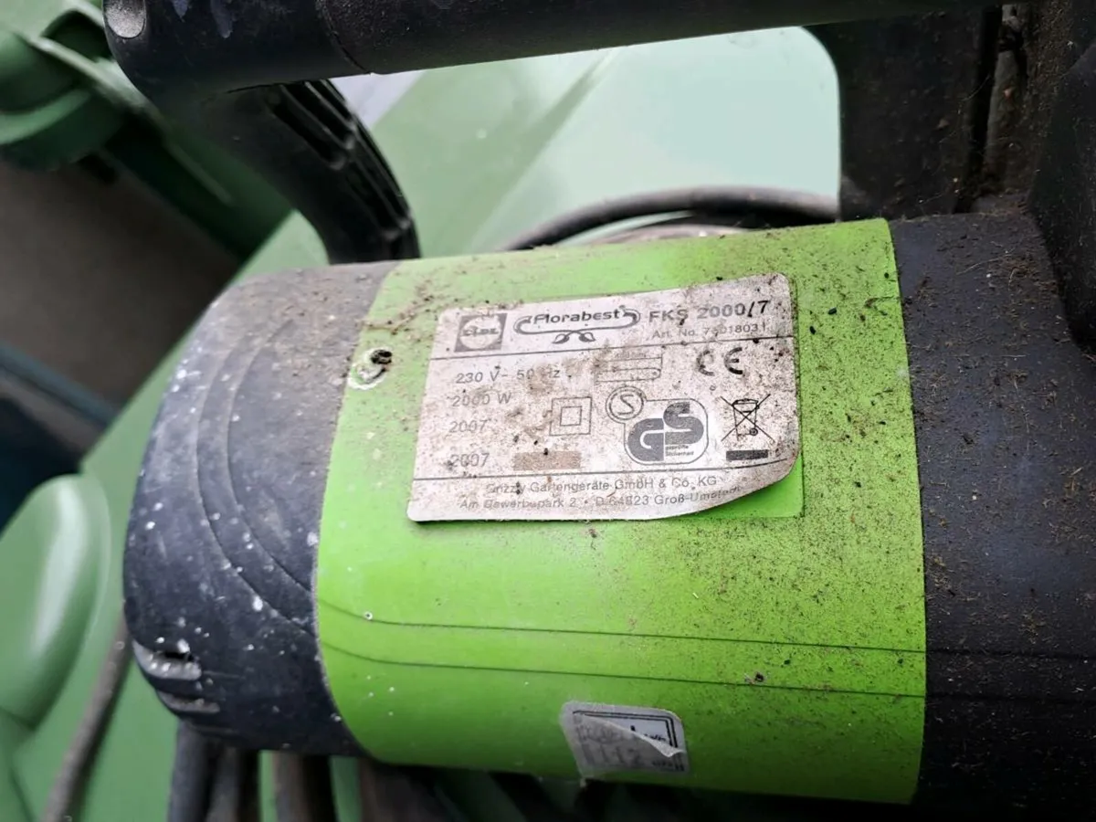 Electric chainsaw - Image 2