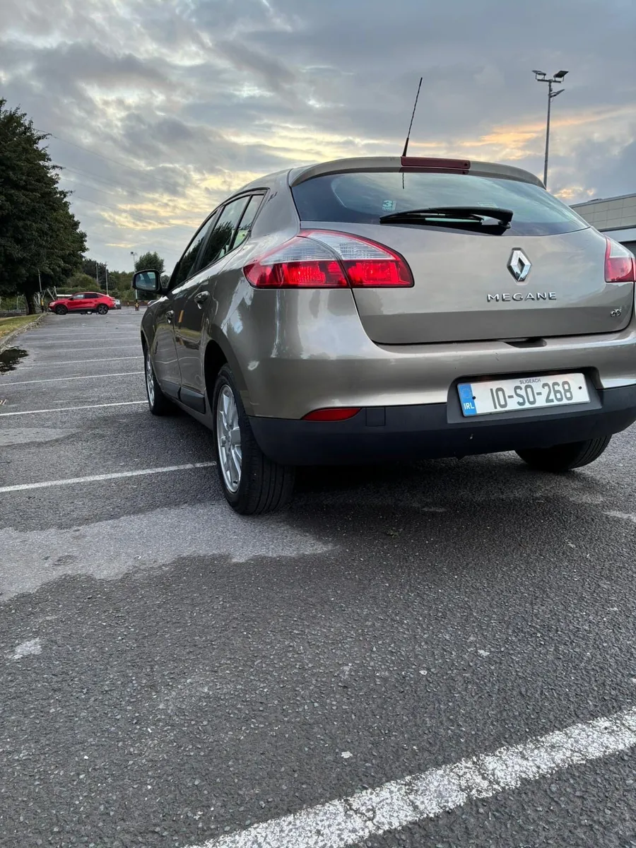 Renault Megane 2010 - Image 2