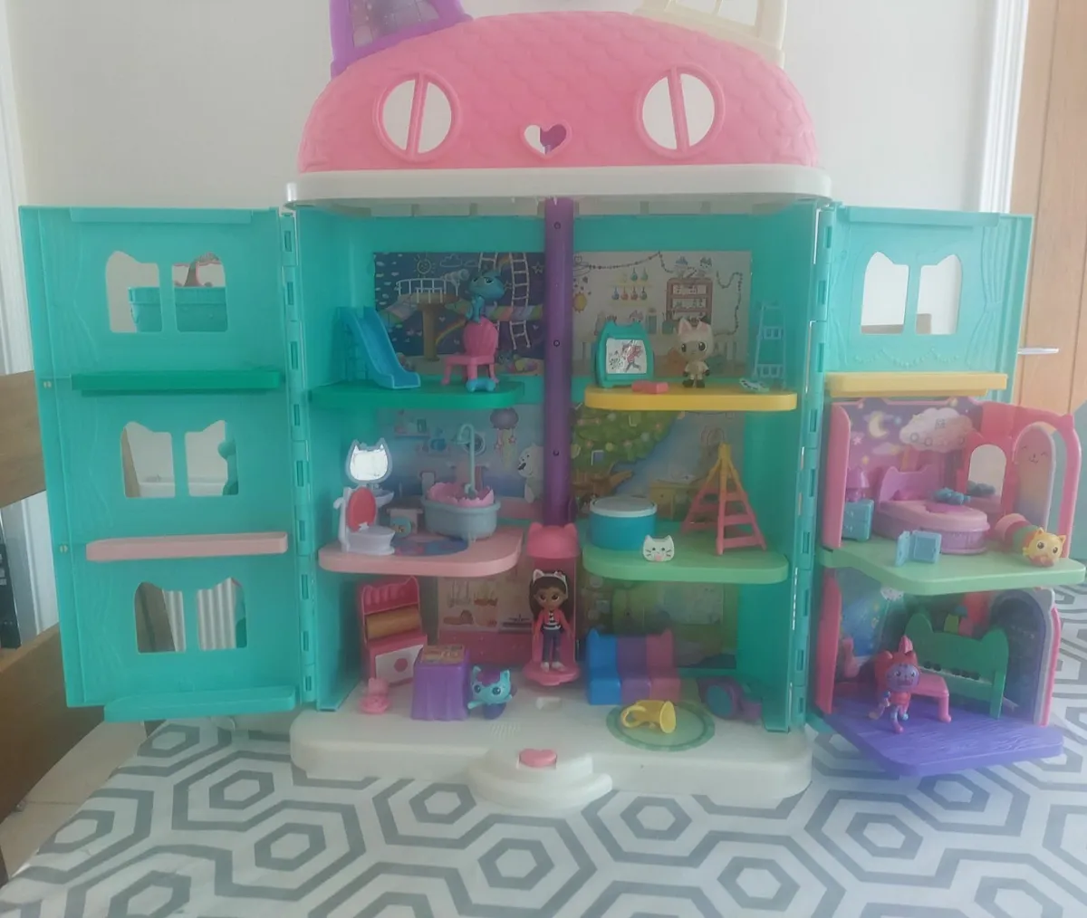 Gabby's dollhouse - Image 4