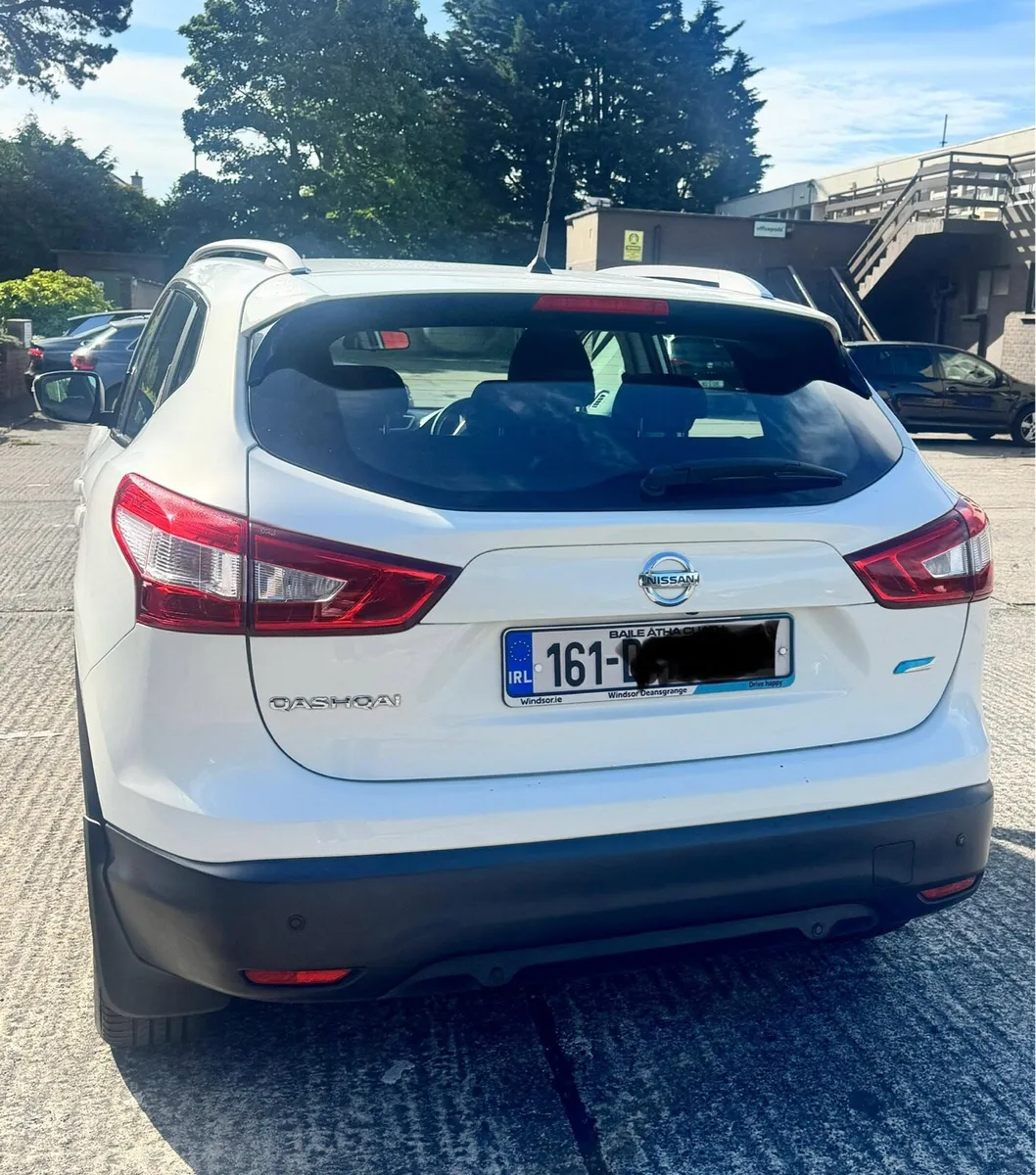 2016 Nissan Qashqai -Like New - Image 3
