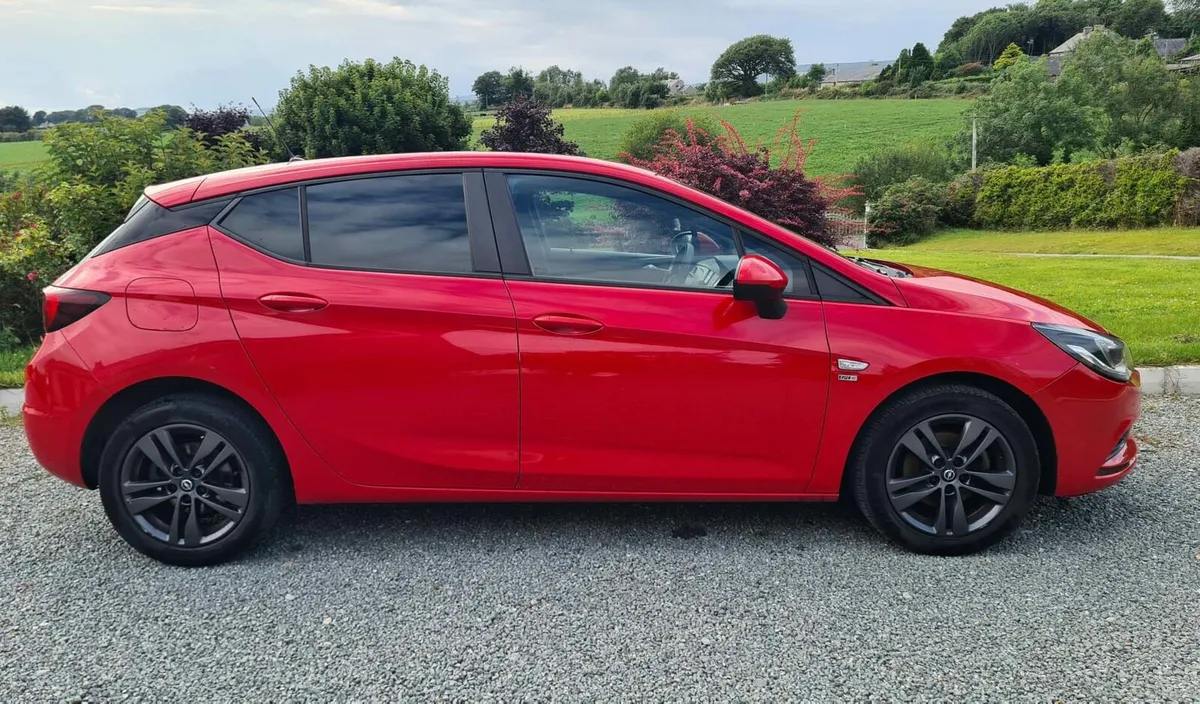 Opel Astra 2019 - Image 2