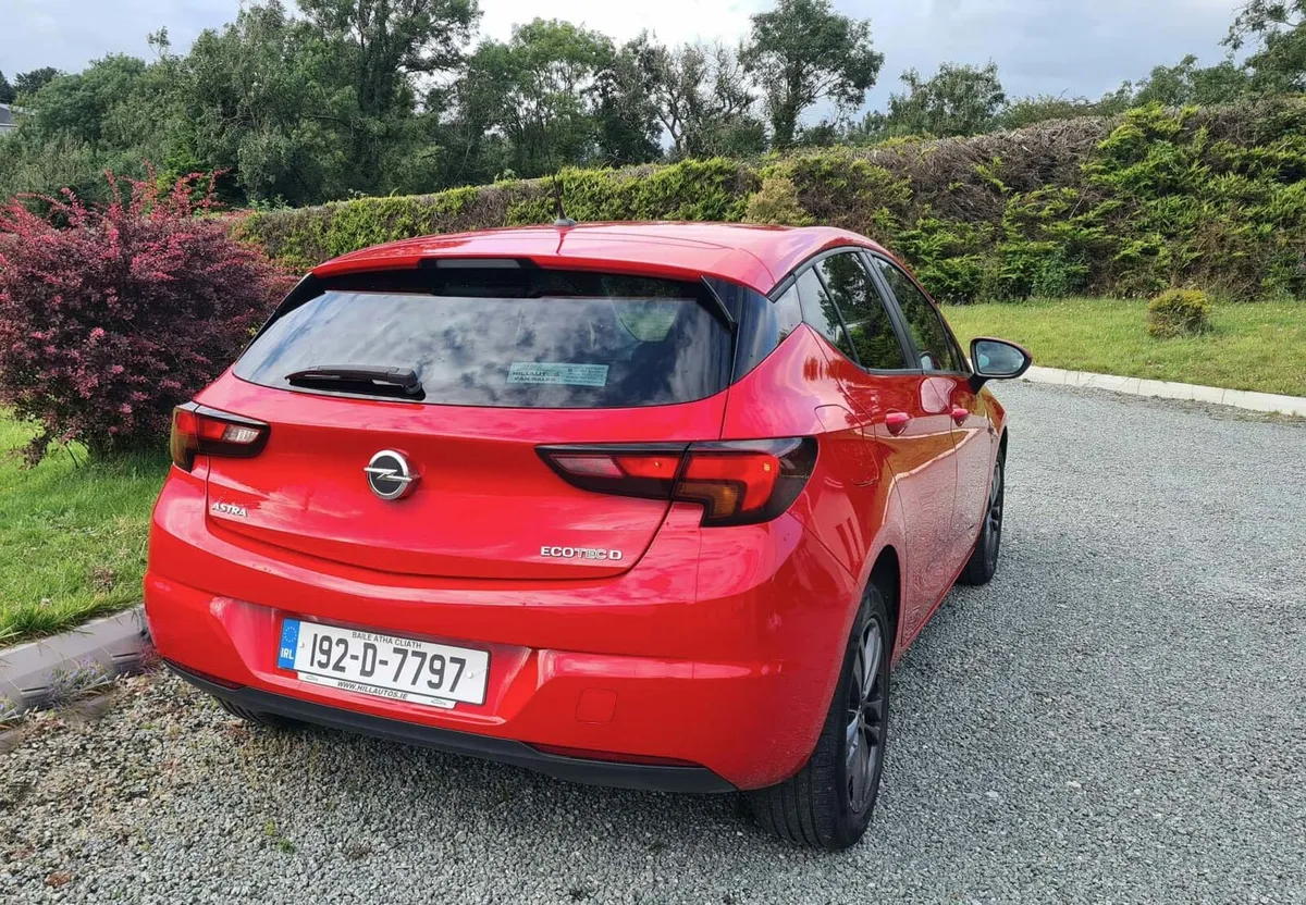 Opel Astra 2019 - Image 3