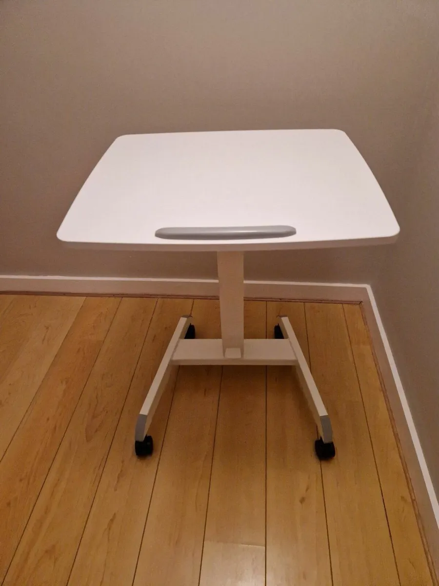 Mobile standing desk and matching adjustable chair - Image 3