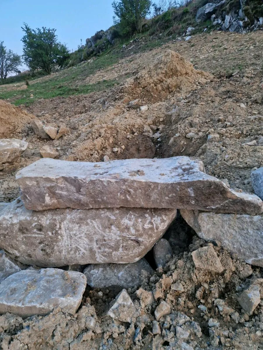Building stone - Image 1