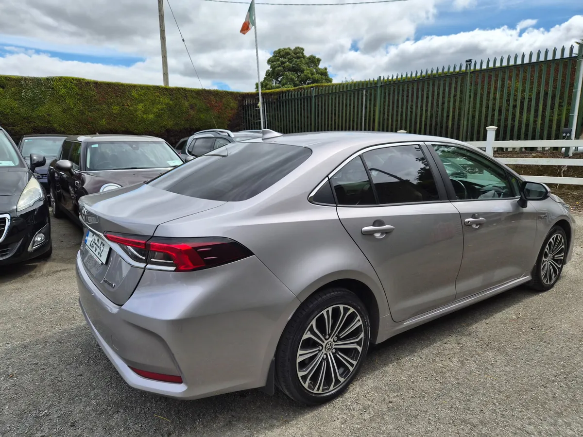 Toyota Corolla 2022 Luna Sport Hybrid - Image 4