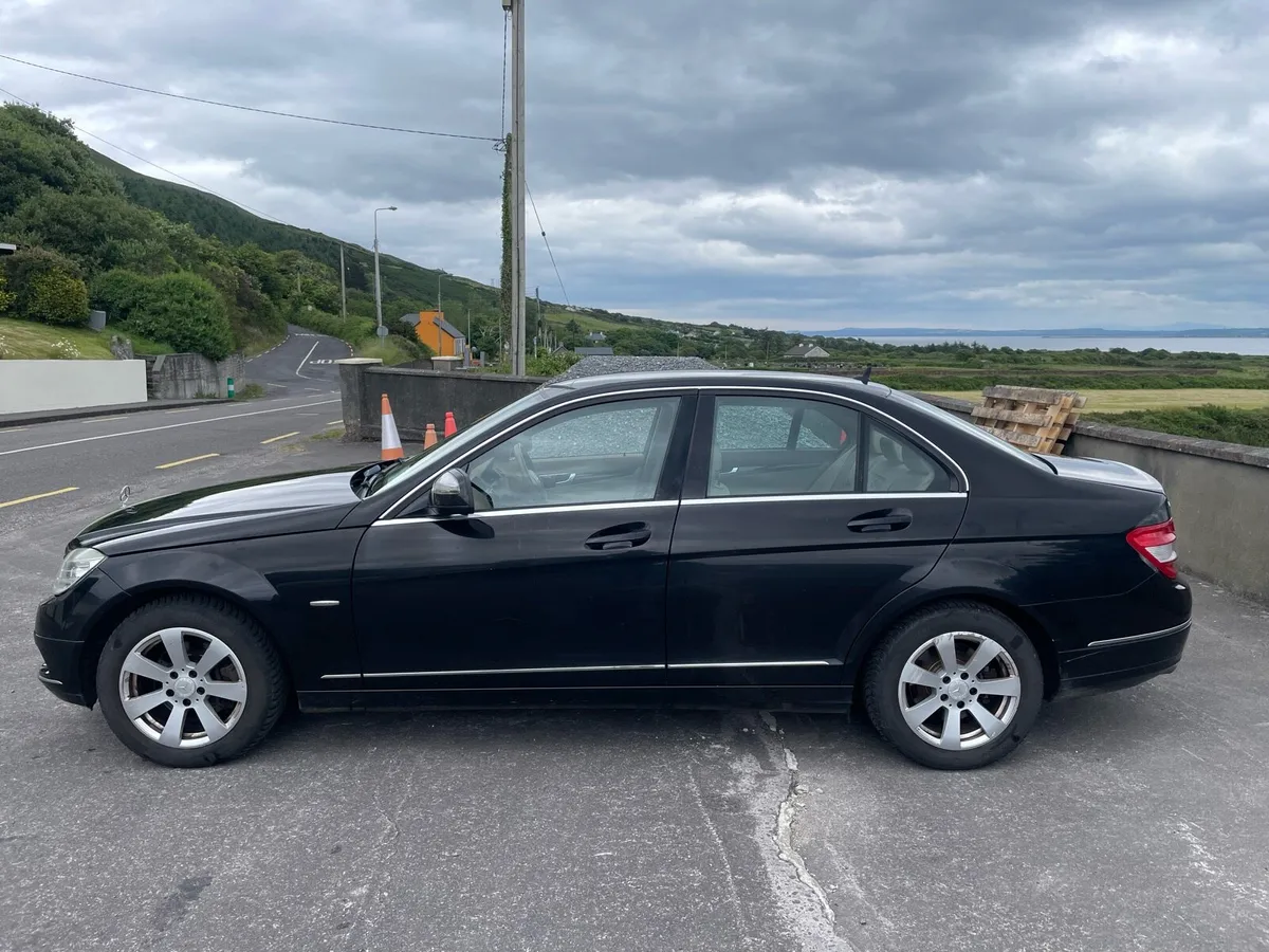 Mercedes C200 - Image 2