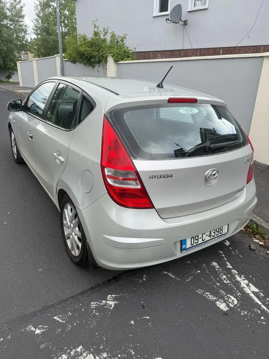 Hyundai I30 1.6 Diesel €2500 - Image 4