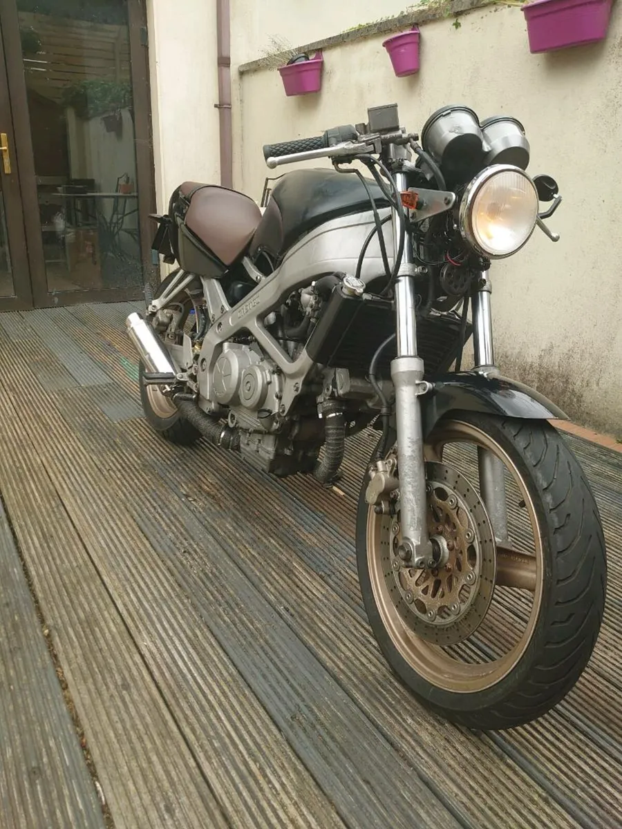 1989 VT250 Spada - Image 3
