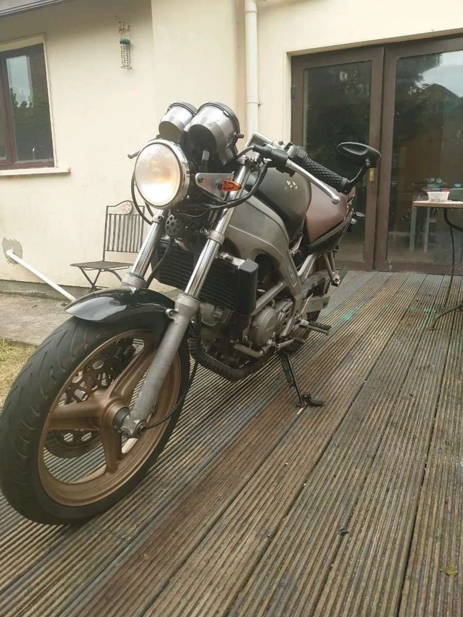 1989 VT250 Spada - Image 4