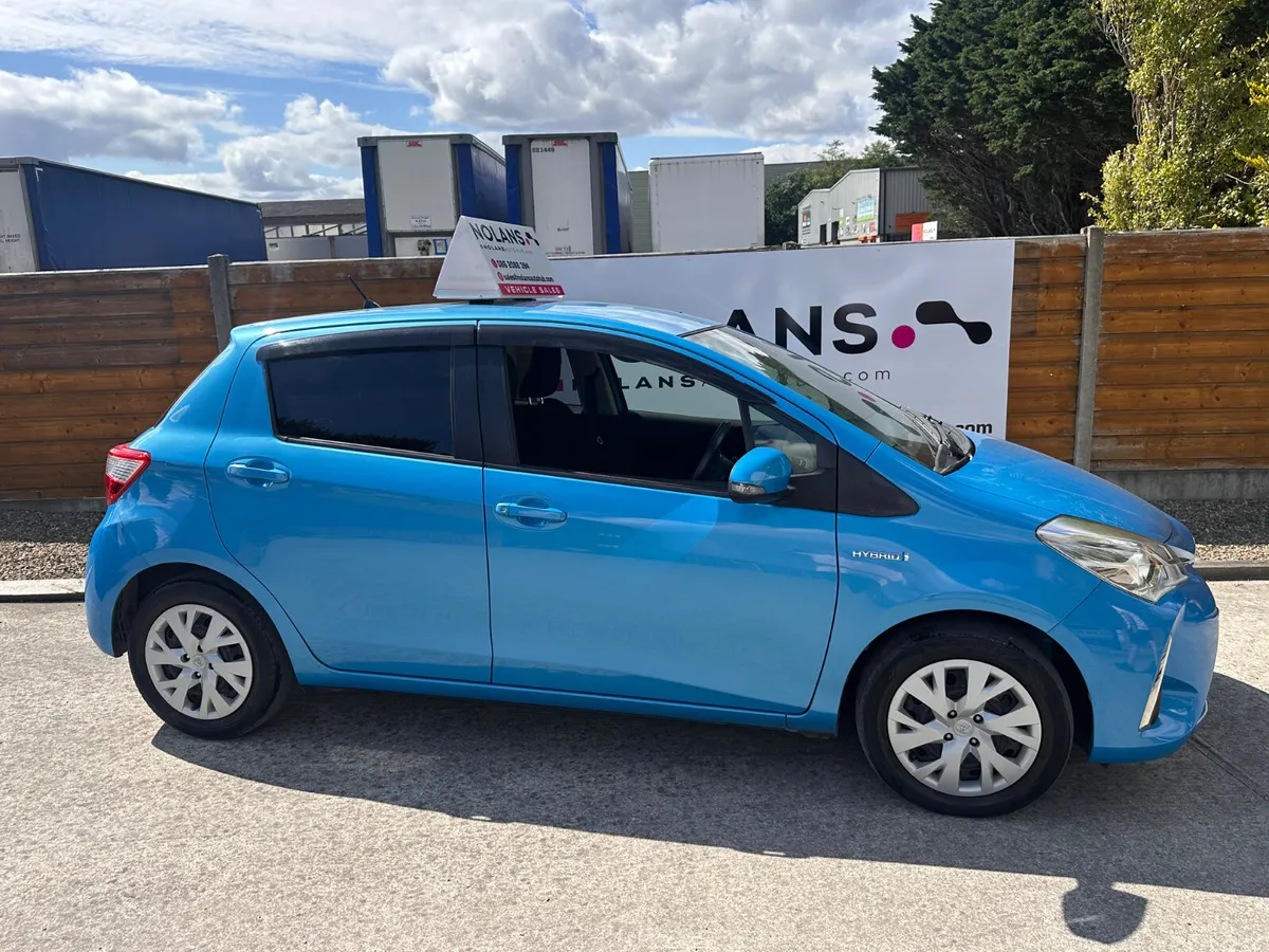Toyota Vitz 2017 HYBRID AUTO - Image 4