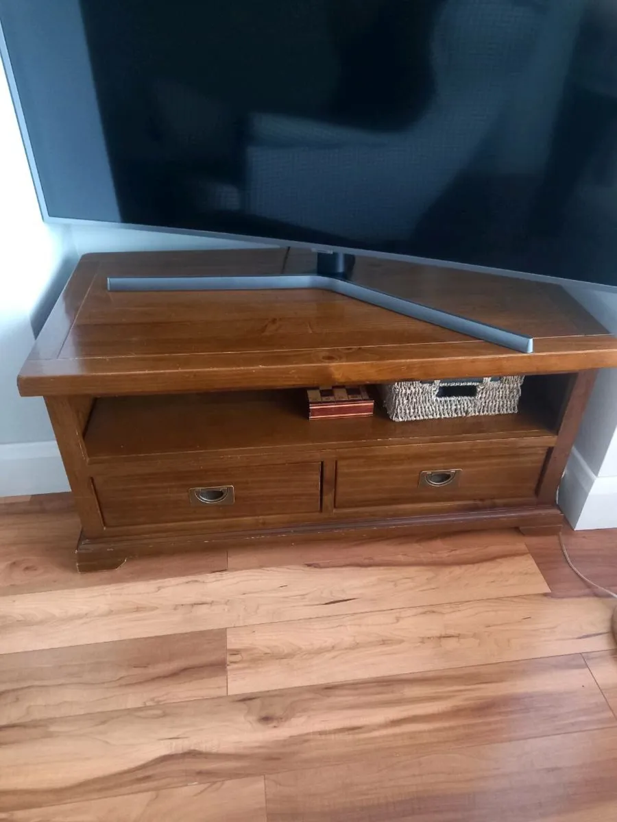 EzLiving coffee table - Image 1