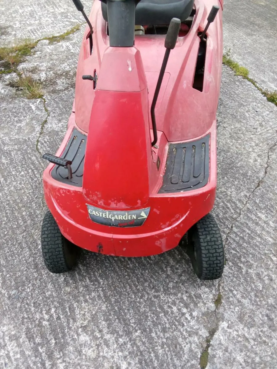 Castle Garden Lawnmower - Image 2