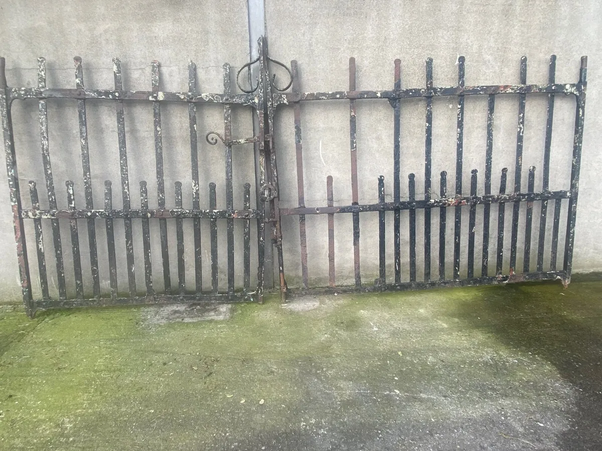 Gates - Image 2