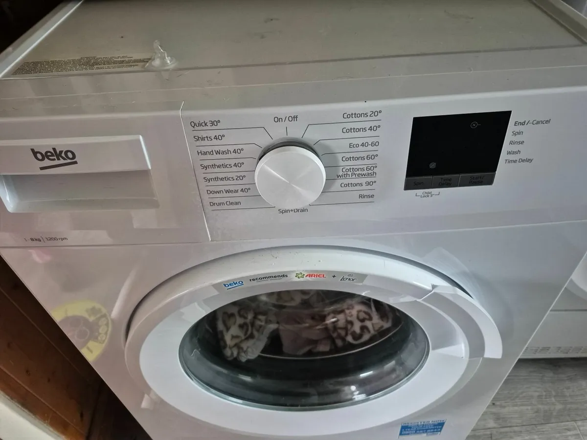 Household goods - Image 1