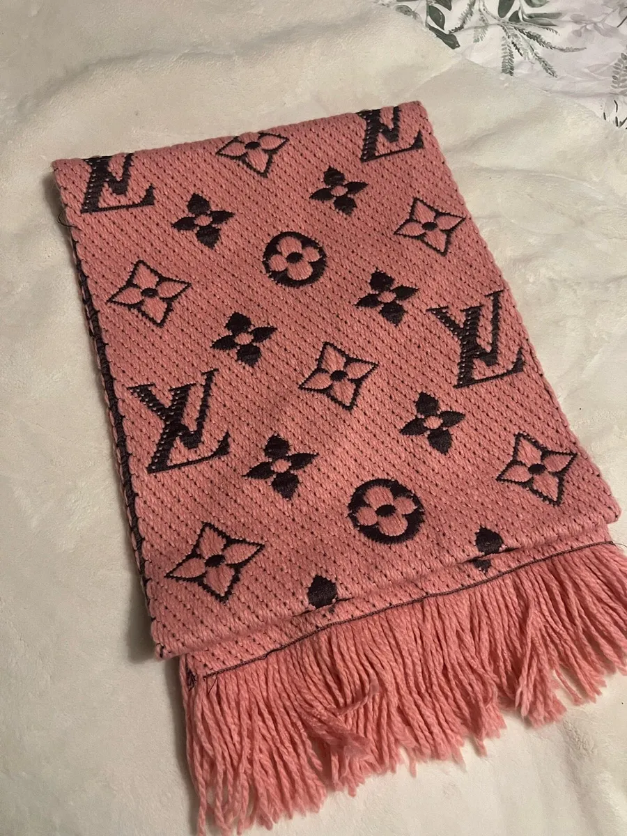 Louis Vuitton scarf inspired - Image 1