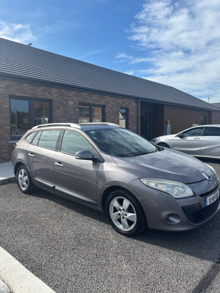 Renault Megane 2010 - Image 1