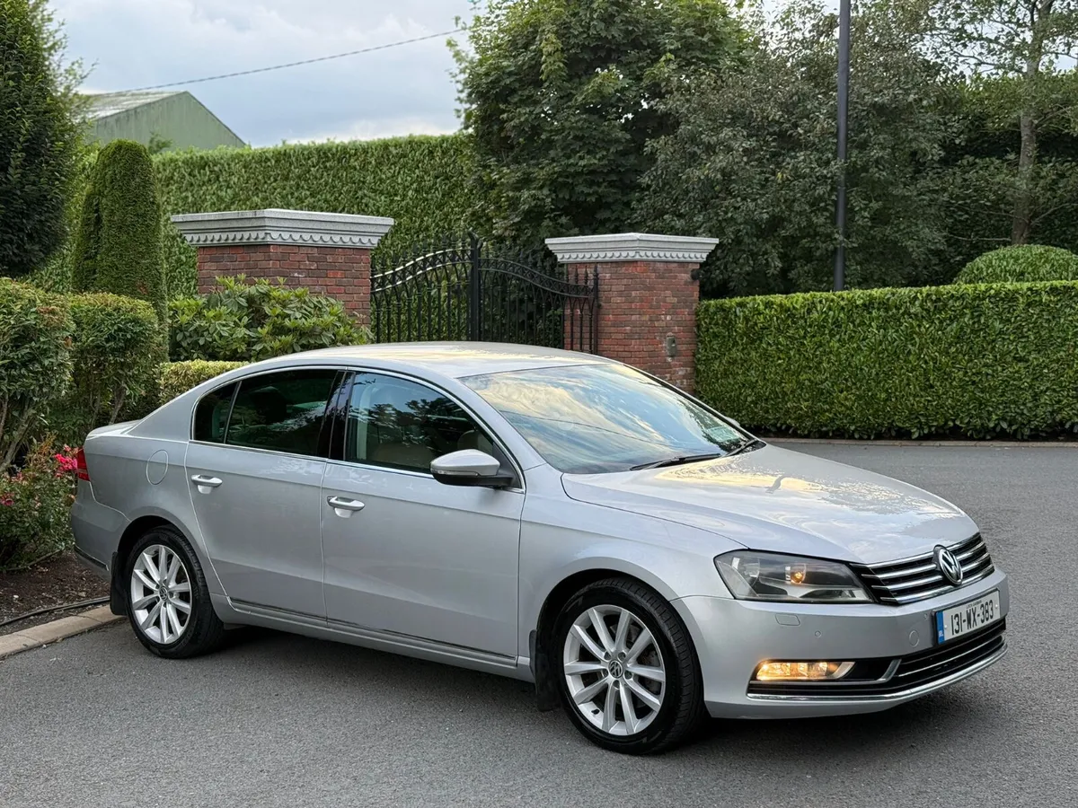 Volkswagen Passat 2013 - Image 2