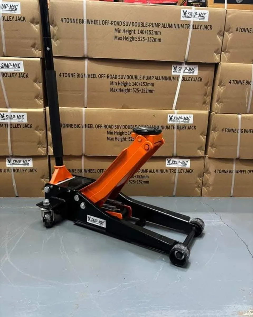 4 Ton Ultra Low Profile Floor Trolley Jack - Image 2