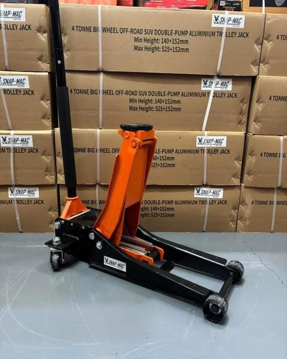 4 Ton Ultra Low Profile Floor Trolley Jack - Image 3