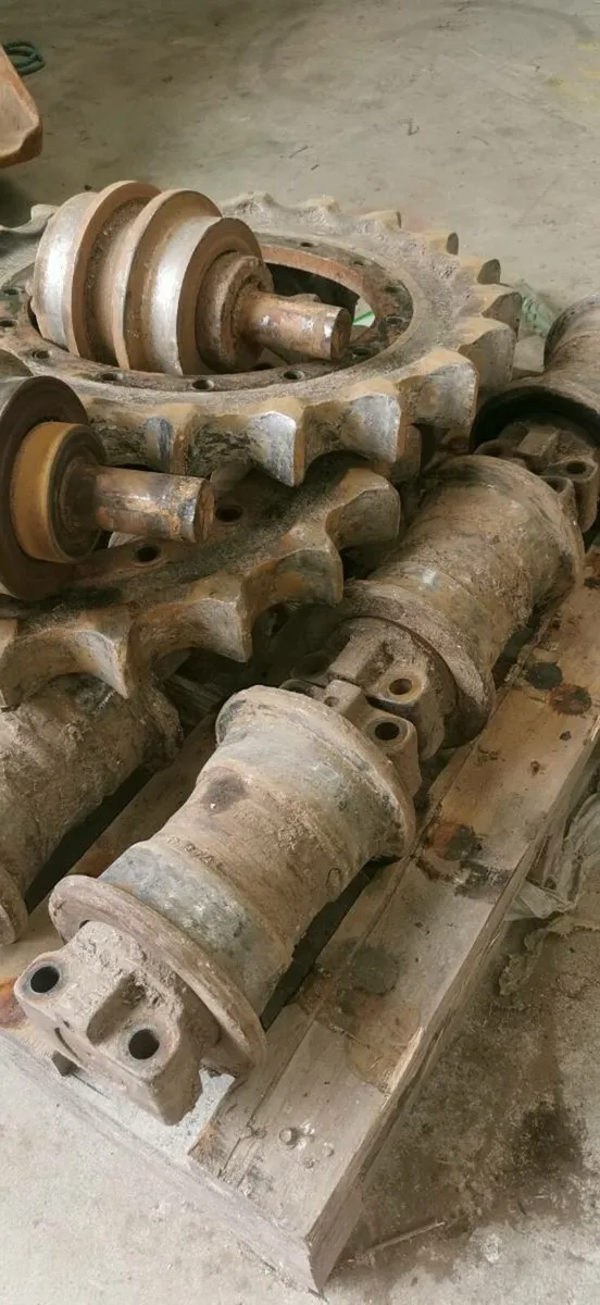 Chains - Image 4