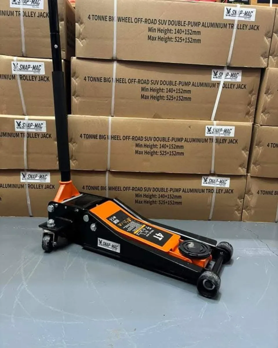 4 Ton Ultra Low Profile Floor Trolley Jack - Image 1