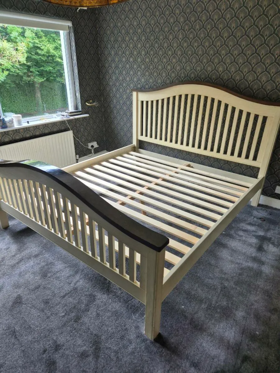 Double Bed - Image 2