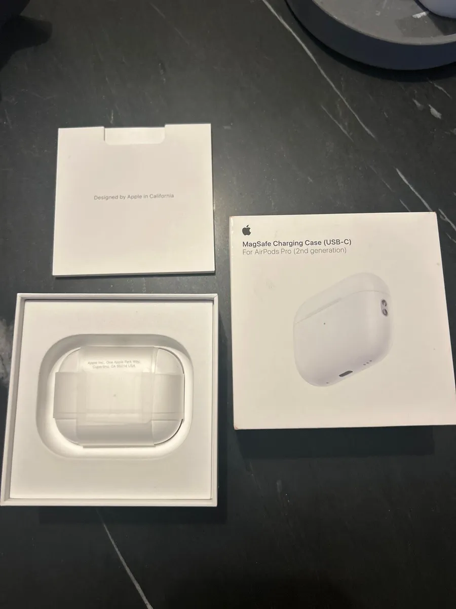 Airpods Pro (2nd generation) Charging Case