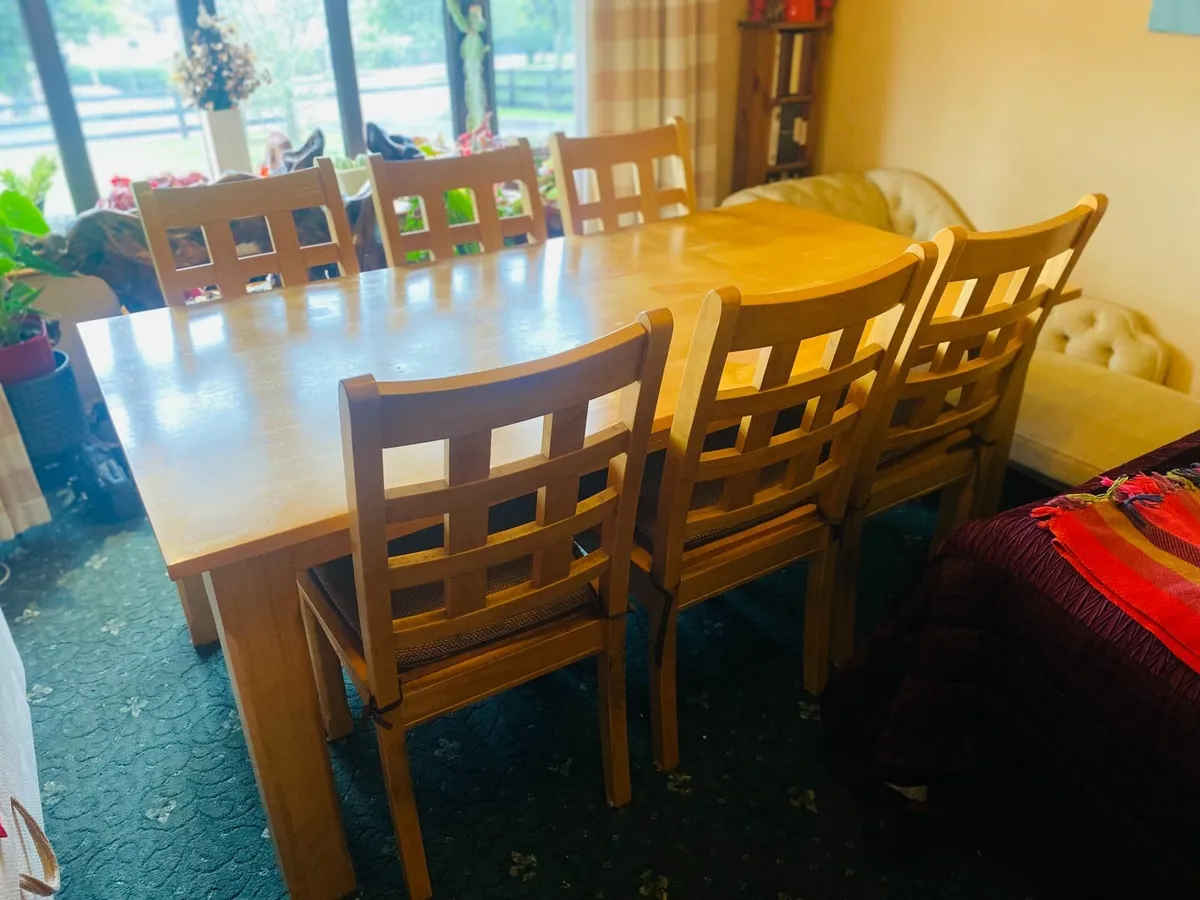 Dining Room Table and Chairs - Image 1