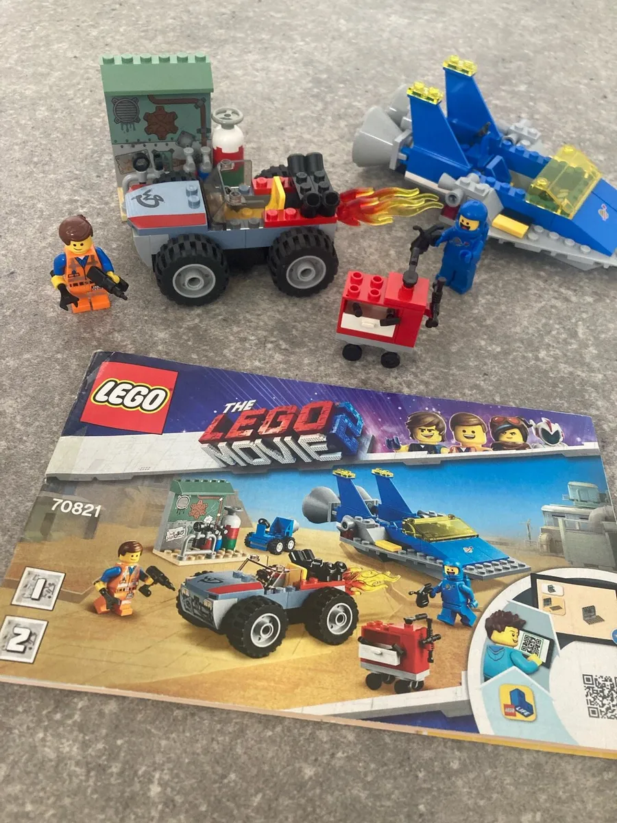 Lego Movie 70821 Emmet & Benny's Build & Fix Work - Image 2