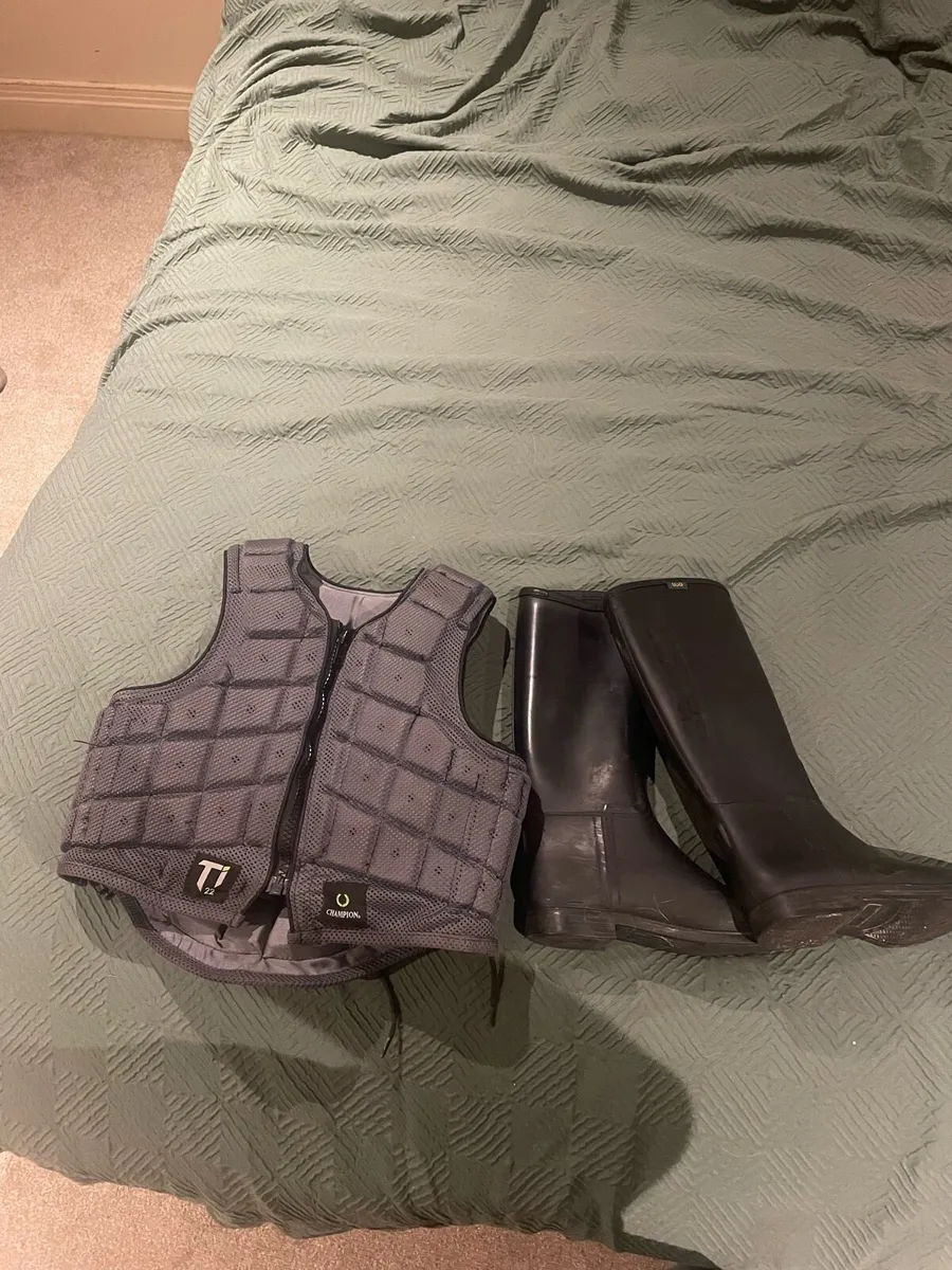 Kids Riding Boots with Back Protector - Image 1