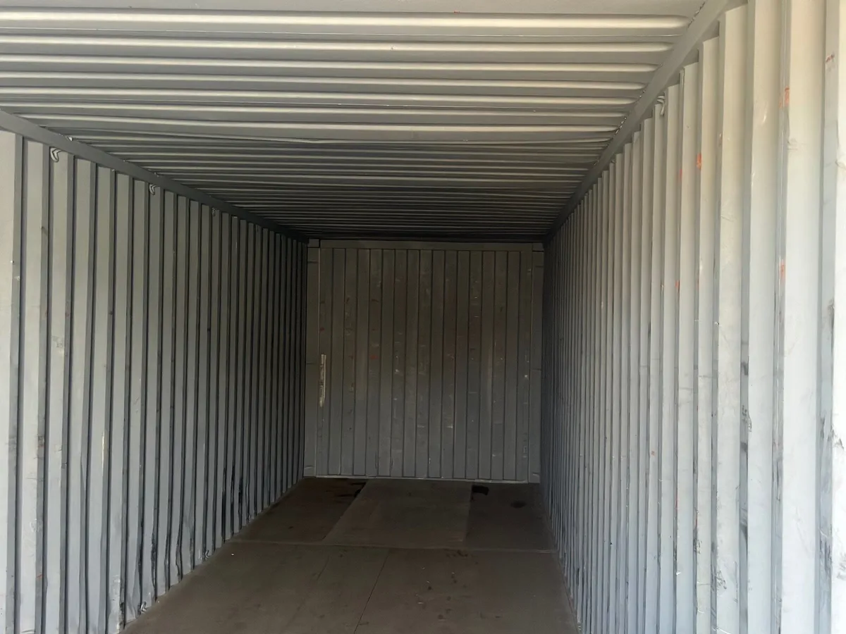 40ft shipping container - Image 1