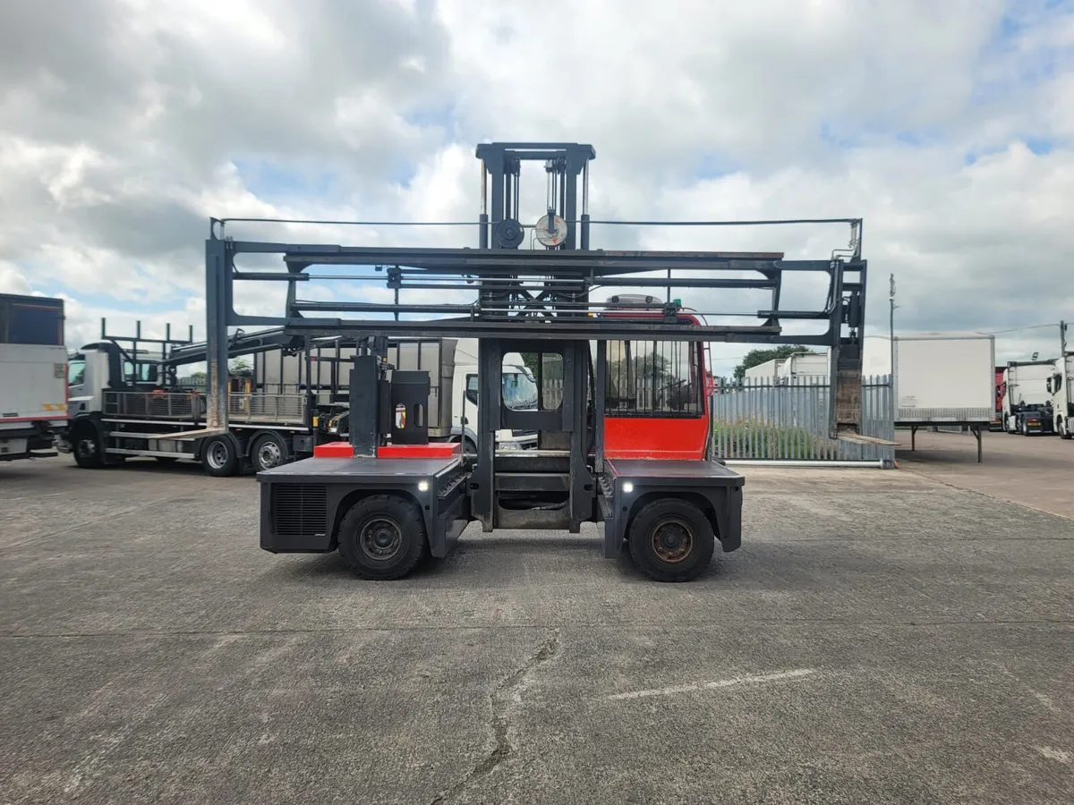 2017 VALMAR 8 ton side loader forklift - Image 1