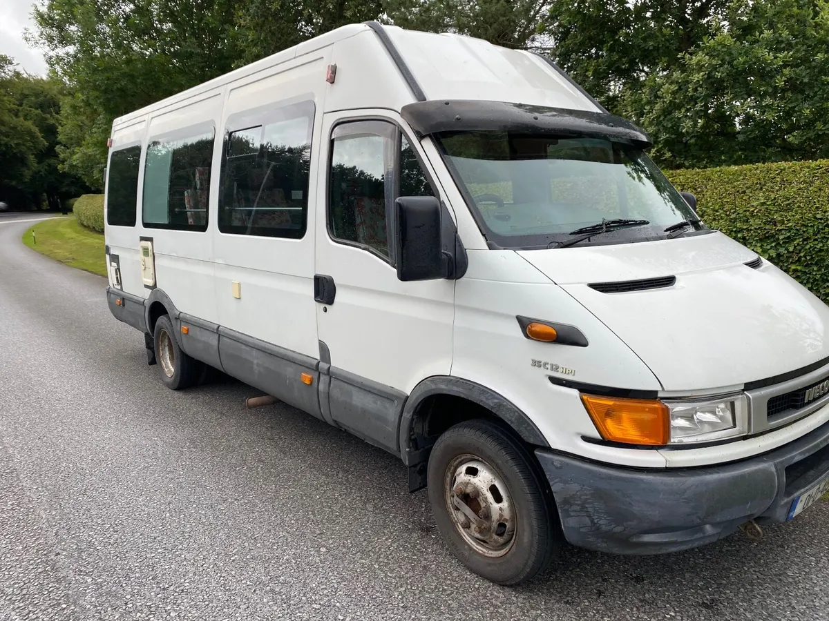 01 IVECO Daily Campervan - Image 2