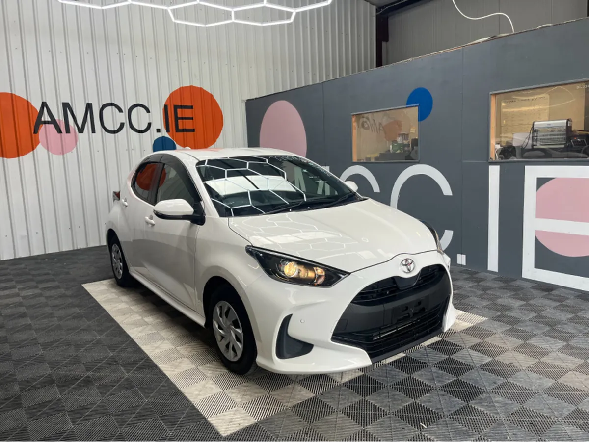 Toyota Yaris 1.0 PETROL / 17k KMs / REVERSE CAMERA - Image 1
