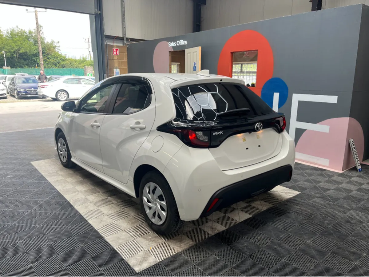 Toyota Yaris 1.0 PETROL / 17k KMs / REVERSE CAMERA - Image 4