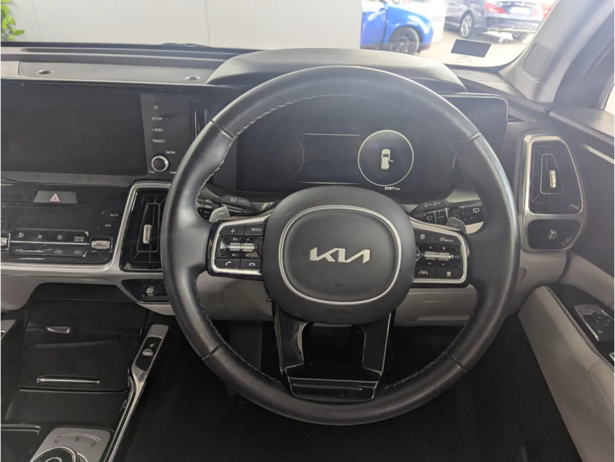 Kia Sorento PHEV K3 5P 5DR AUTO - Image 4