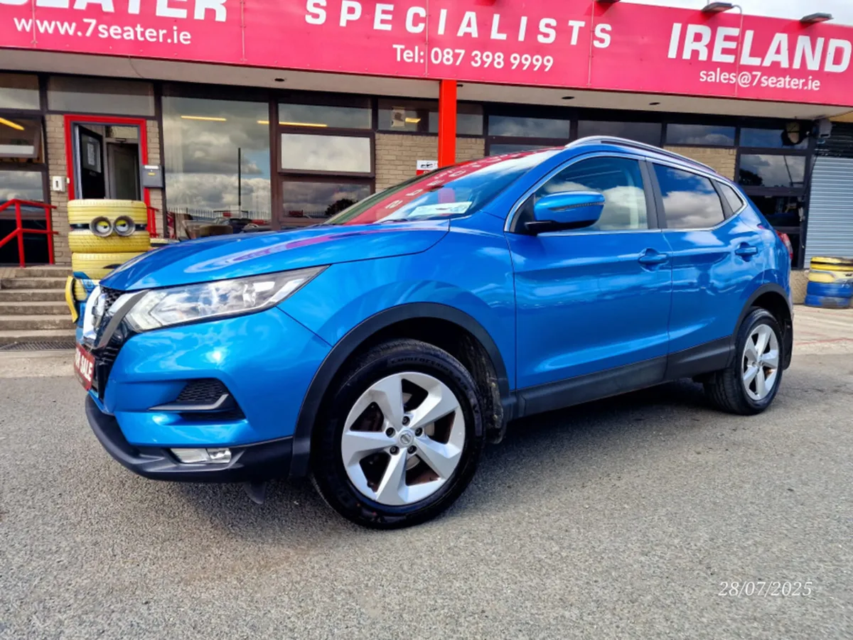 Nissan Qashqai 1.2 SV LOW MILEAGE PANORAMIC ROOF 2 - Image 3