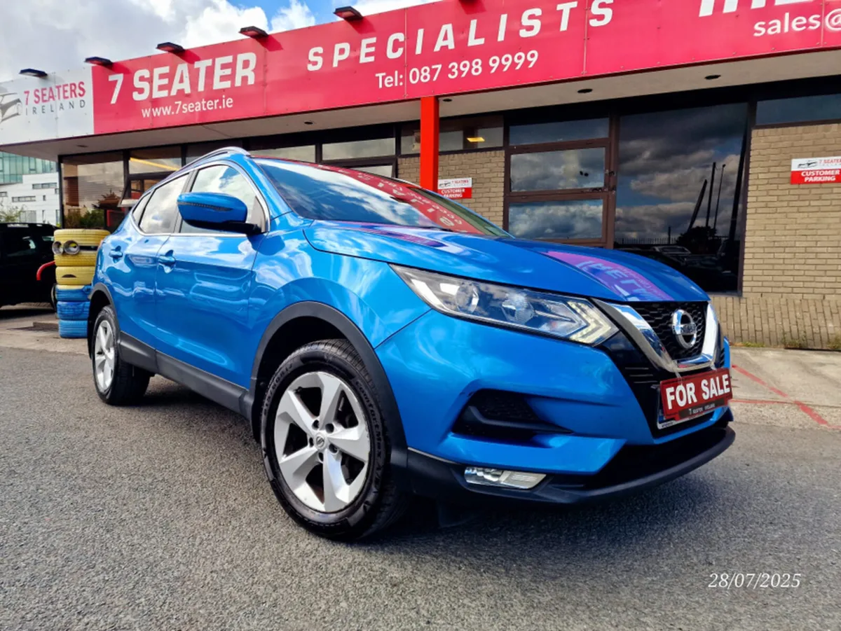 Nissan Qashqai 1.2 SV LOW MILEAGE PANORAMIC ROOF 2 - Image 4