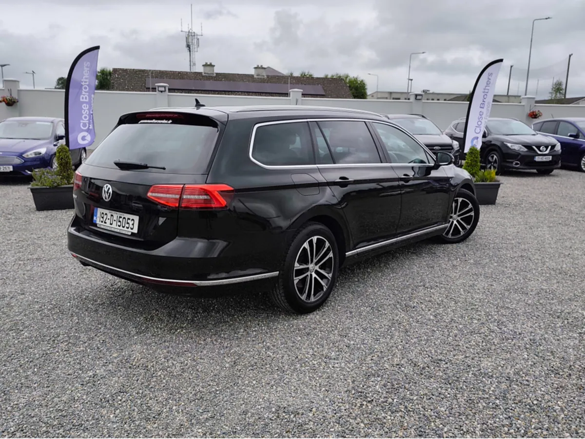 Volkswagen Passat HIGHLINE 2.0 TDI MANUAL 6SPEED F - Image 2