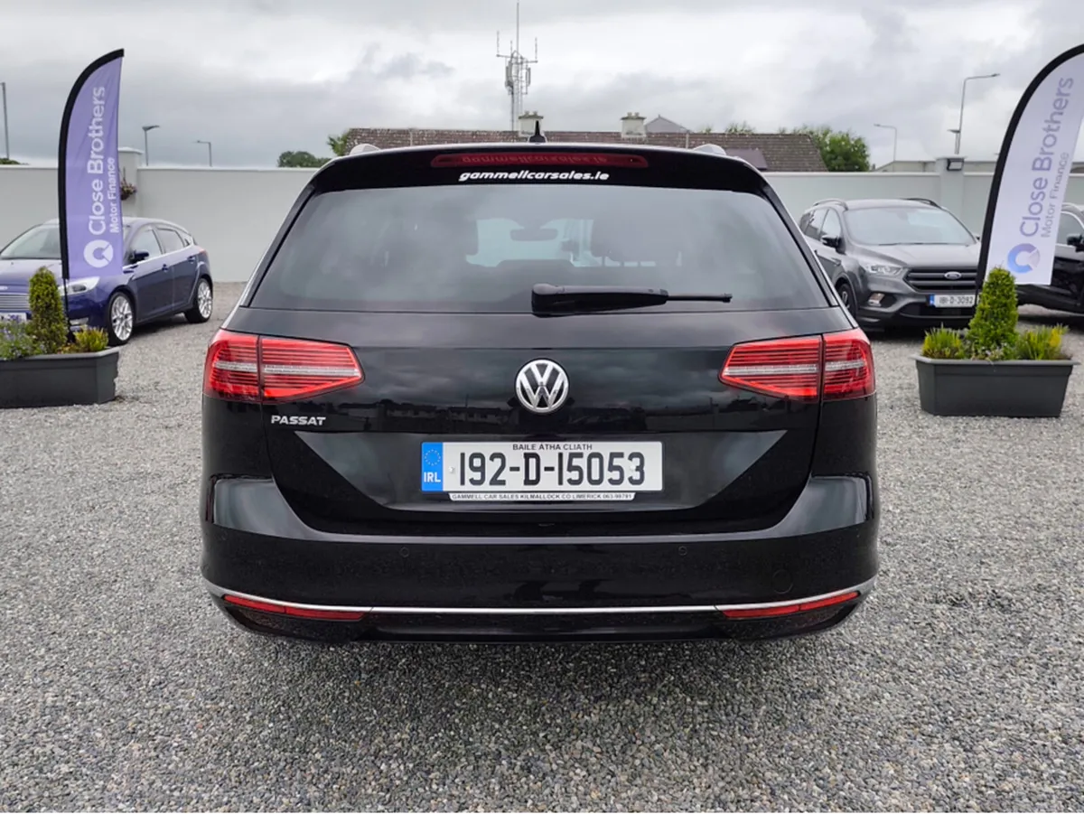 Volkswagen Passat HIGHLINE 2.0 TDI MANUAL 6SPEED F - Image 3