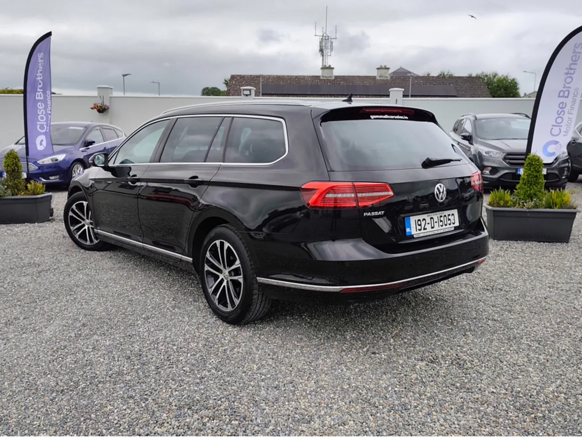 Volkswagen Passat HIGHLINE 2.0 TDI MANUAL 6SPEED F - Image 4
