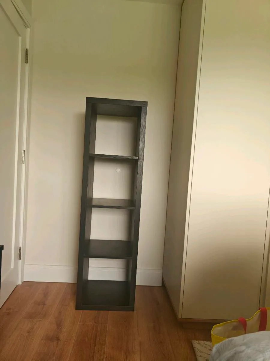 Book shelf display unit