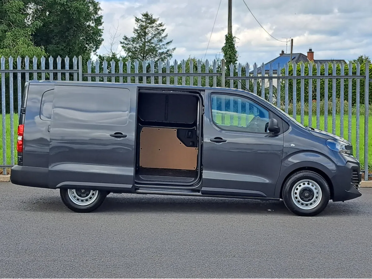 Opel Vivaro KOMFORT 1.5TD 120BHP L2H1 - Image 4