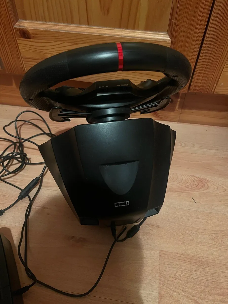 Xbox One Racing Wheel With Pedals - Image 3