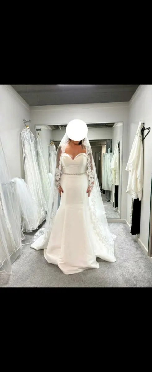 Wedding dress - Image 1