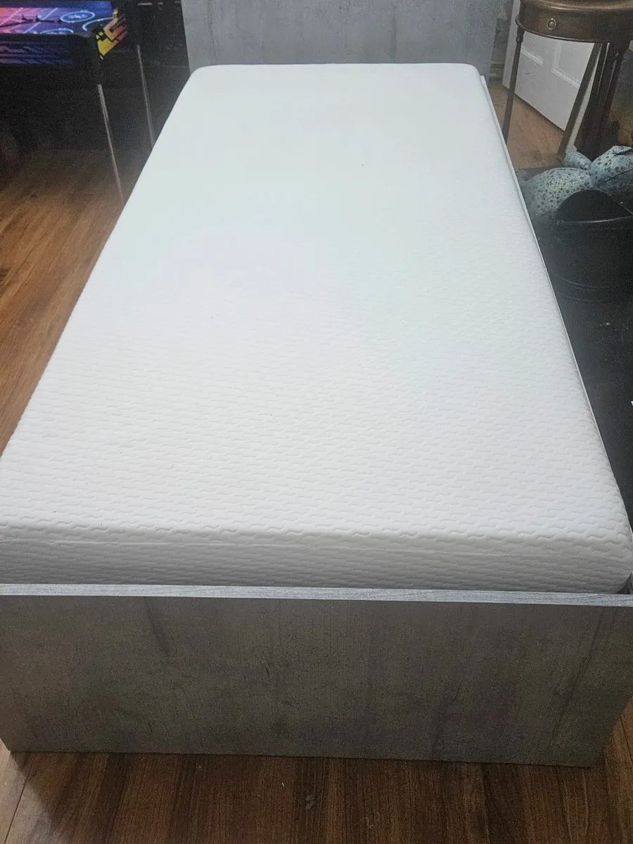 Single Bed - Image 1