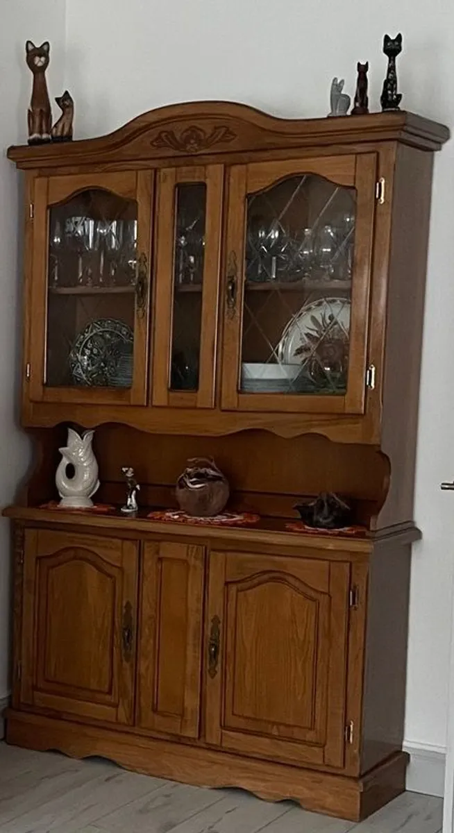 Elegant Romanian Display Cabinet Sideboard - Image 1